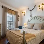 Host Wise - Spacious & Sunny Vintage At The