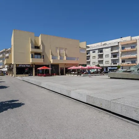 Host Wise - Spacious & Sunny Vintage At The