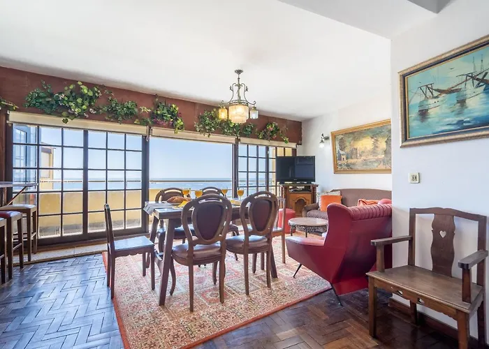 Host Wise - Spacious & Sunny Vintage At The Apartmán *