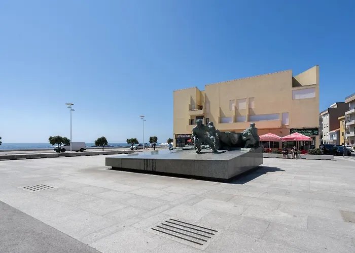 Host Wise - Spacious & Sunny Vintage At The * Vila do Conde