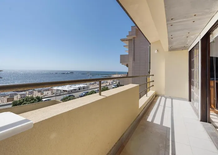 Host Wise - Spacious & Sunny Vintage At The Vila do Conde