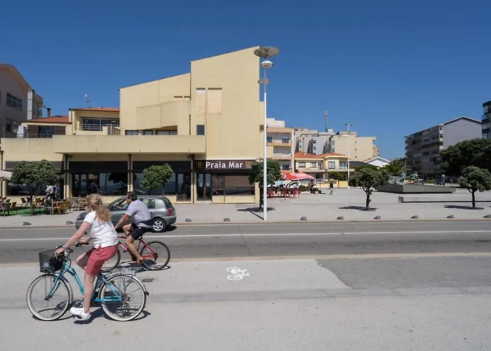 Host Wise - Spacious & Sunny Vintage At The Vila do Conde