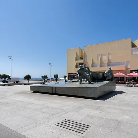 Host Wise - Spacious & Sunny Vintage At The * Vila do Conde