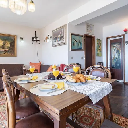 Host Wise - Spacious & Sunny Vintage At The Apartment Vila do Conde