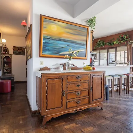 Host Wise - Spacious & Sunny Vintage At The Vila do Conde