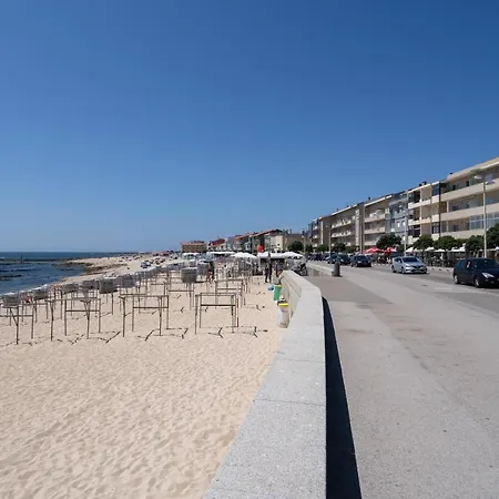 Host Wise - Spacious & Sunny Vintage At The