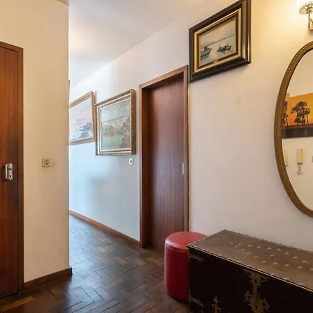 Διαμέρισμα Host Wise - Spacious & Sunny Vintage At The *