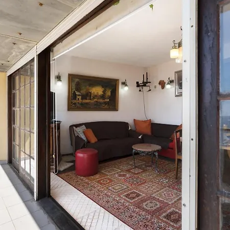 Host Wise - Spacious & Sunny Vintage At The Apartment Vila do Conde