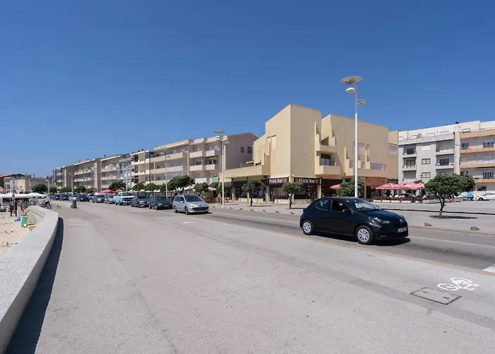 Host Wise - Spacious & Sunny Vintage At The Appartement