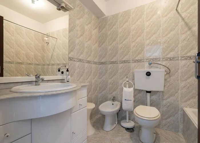 Host Wise - Spacious & Sunny Vintage At The * Vila do Conde