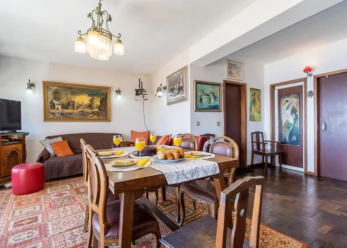 Host Wise - Spacious & Sunny Vintage At The Vila do Conde