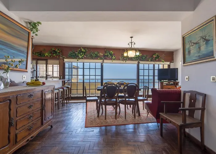 Host Wise - Spacious & Sunny Vintage At The * Vila do Conde