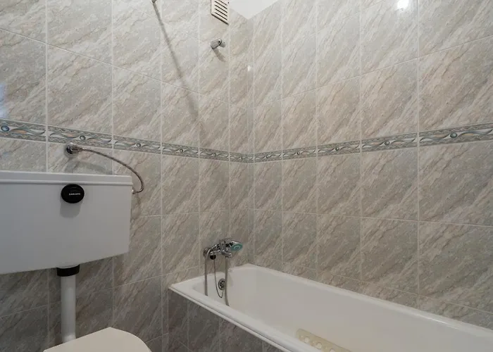 Host Wise - Spacious & Sunny Vintage At The Vila do Conde