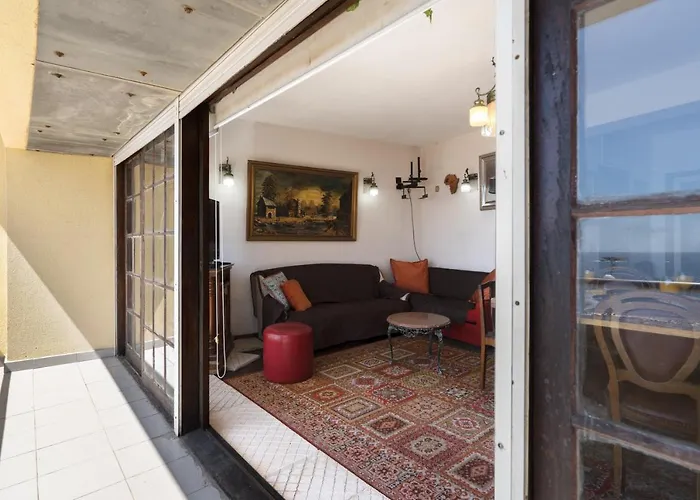Host Wise - Spacious & Sunny Vintage At The Appartement Vila do Conde